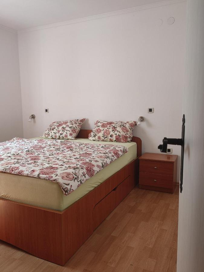 Apartment Mimi Opric Екстер'єр фото